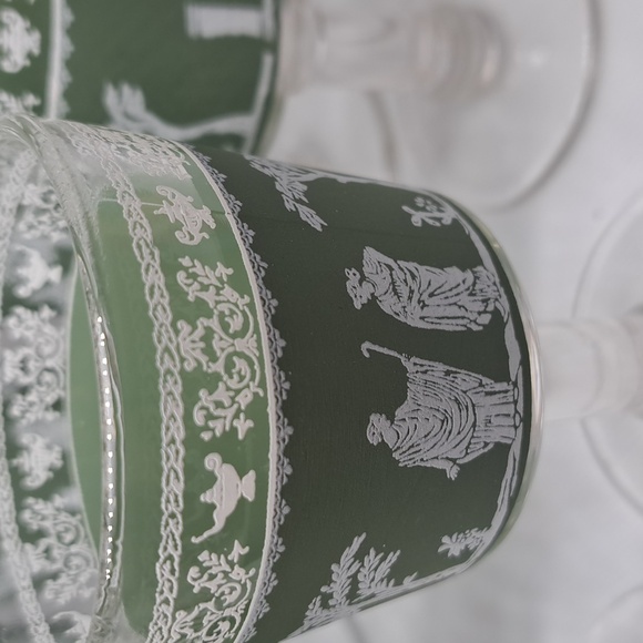 7 Jeanette Hellenic green footed wine glasses - Picture 5 of 8